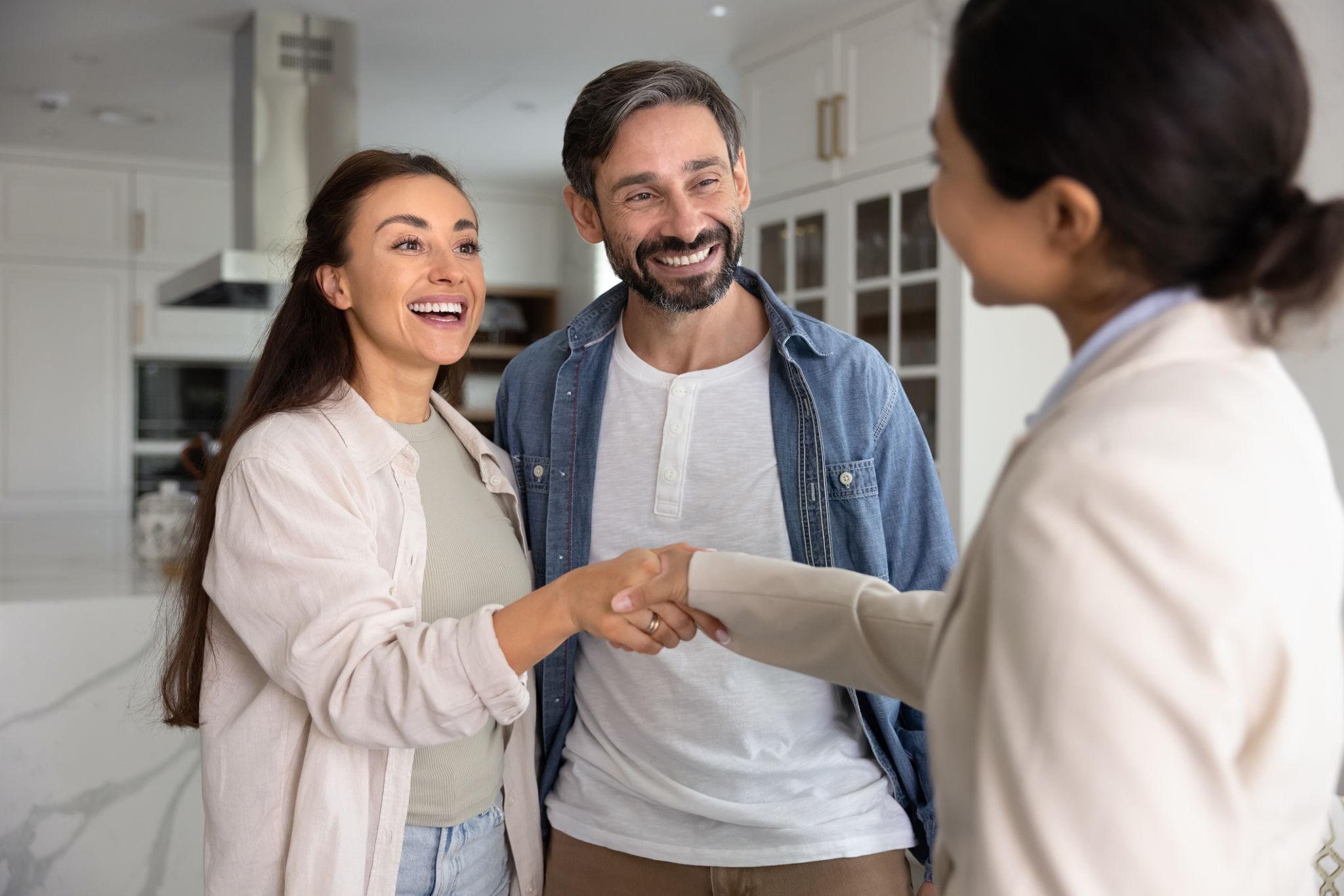 How to become a real estate agent